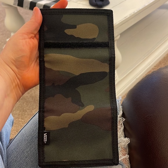 VANS camo Velcro wallet.  Brand new.  Nothing. Son already had a wallet. - Picture 4 of 4